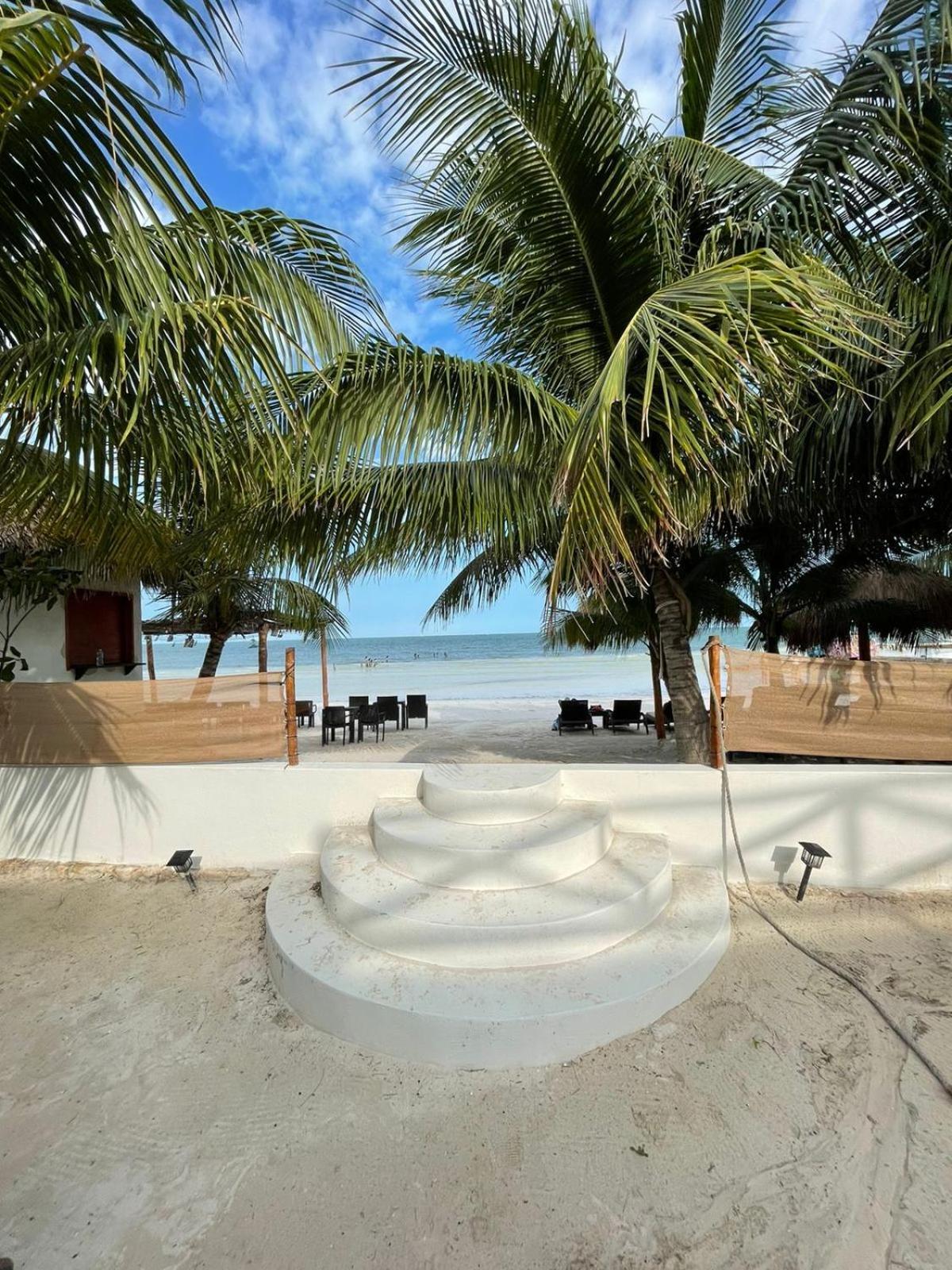 La Puerta Azul Beachfront - Adults Only Isla Holbox Екстериор снимка